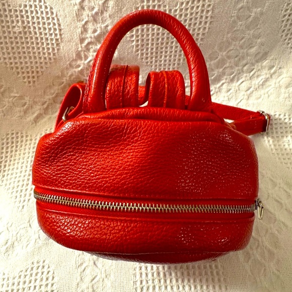 BCBGMaxAzaria Red Adjustable Backpack Purse Made in Italy Good Condition - Picture 10 of 16